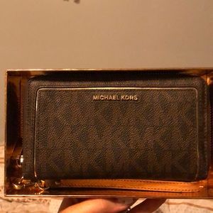 Michael Kors Large cell phone wallet